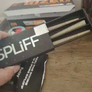Opinia klienta Pudełko 3 pre-rolli - White Widow ze zdjęciem - Spliff